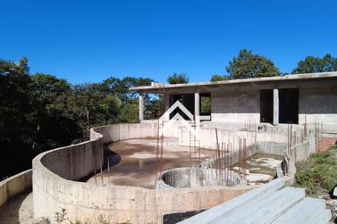 Casa &agrave; venda - 1422m&sup2; - Pinheirinho