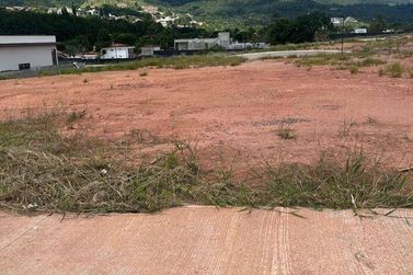 Terreno &agrave; venda - 360m&sup2; - Nova Gard&ecirc;nia