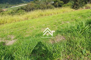 Terreno &agrave; venda - 300m&sup2; - Condom&iacute;nio Portal Lamis
