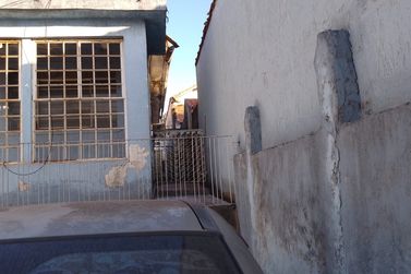 Casa &agrave; venda - CENTRO