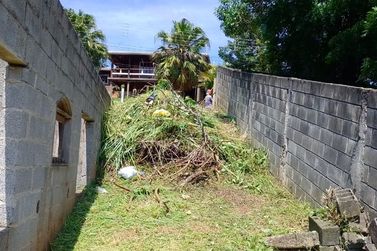 Terreno &agrave; venda - 412m&sup2; - santa maria