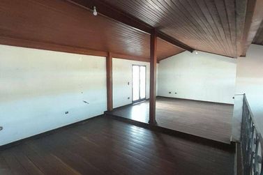 Casa para alugar - 300m&sup2; - Alvin&oacute;polis