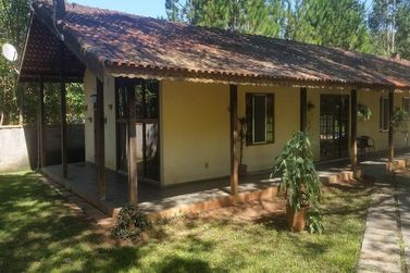 Ch&aacute;cara &agrave; venda - 374m&sup2; - Jardim Suely