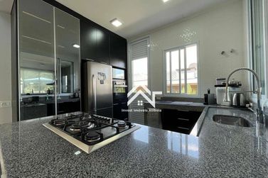 Casa &agrave; venda - 263m&sup2; - Condom&iacute;nio Shambala III