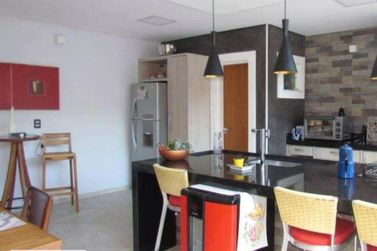 Sobrado &agrave; venda - 228m&sup2; - Condom&iacute;nio Residencial Pedra Grande