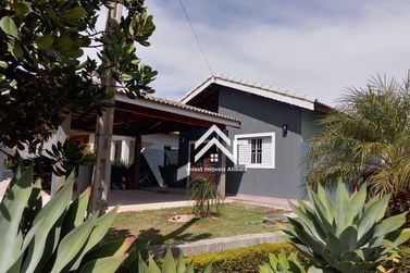 Casa &agrave; venda - 210m&sup2; - Condom&iacute;nio Terras de Atibaia I