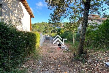 Terreno &agrave; venda - 200m&sup2; - Vale das Flores
