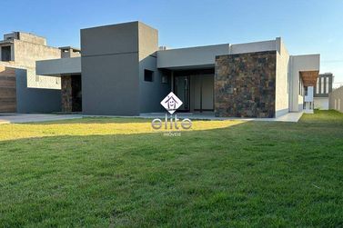 Casa &agrave; venda - 285m&sup2; - RESIDENCIAL GREEN VILLAGE