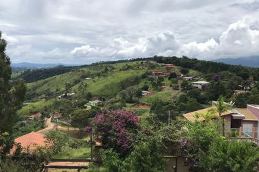 Ch&aacute;cara &agrave; venda - vitoria regia
