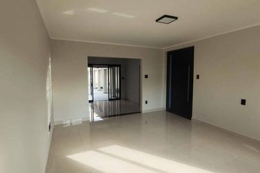 Casa &agrave; venda - 342m&sup2; - Nova Gard&ecirc;nia