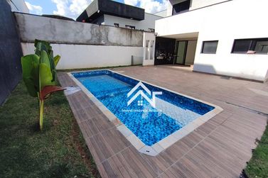 Casa para alugar - 228m&sup2; - Rio Abaixo