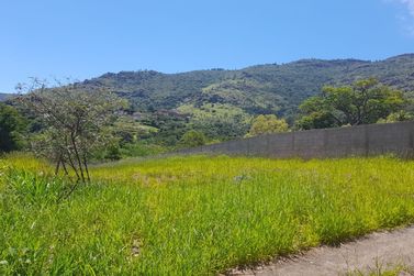 Terreno &agrave; venda - 750m&sup2; - ITAPETINGA