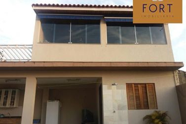 Casa &agrave; venda - 250m&sup2; - Jardim do Lago