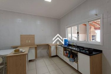 Casa &agrave; venda - 171m&sup2; - Jardim Santa B&aacute;rbara