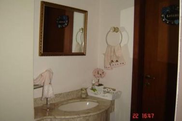 Casa &agrave; venda - 277m&sup2; - JARDIM ITAPERI