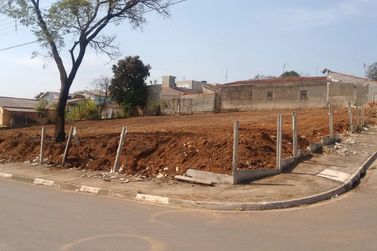 Terreno &agrave; venda - 1100m&sup2; - Jardim das Cerejeiras