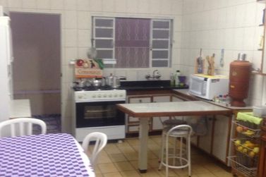 Casa &agrave; venda - 300m&sup2; - Alvin&oacute;polis