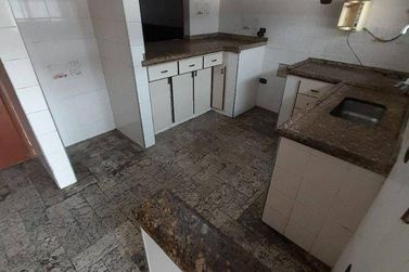 Casa &agrave; venda - 300m&sup2; - Alvin&oacute;polis