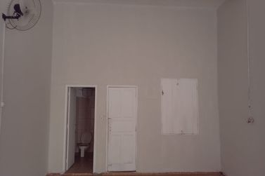 Sal&atilde;o Comercial para alugar - 50m&sup2; - CENTRO