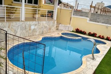 Casa &agrave; venda - 447m&sup2; - CONDOMINIO AGUA VERDE