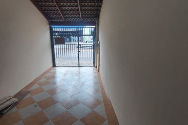 Casa para alugar - 70m&sup2; - JARDIM DAS CEREJEIRAS