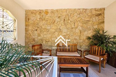 Casa &agrave; venda - 221m&sup2; - Jardim Shangri-L&aacute;