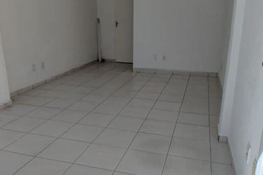 Sal&atilde;o Comercial para alugar - 27m&sup2; - Centro