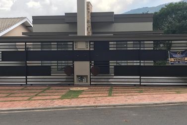 Casa &agrave; venda - 150m&sup2; - JARDIM MARISTELA