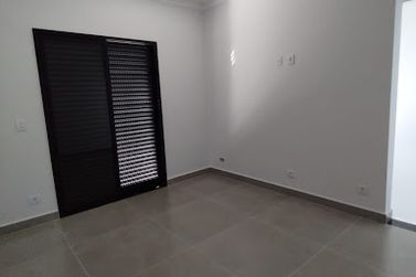 Casa &agrave; venda - 142m&sup2; - Condom&iacute;nio Jardim Shangri-l&aacute;