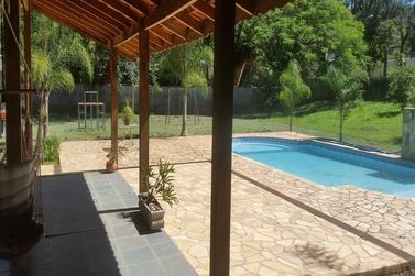 Ch&aacute;cara &agrave; venda - 374m&sup2; - Jardim Suely