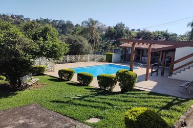 Casa &agrave; venda - CH&Aacute;CARAS BRASIL