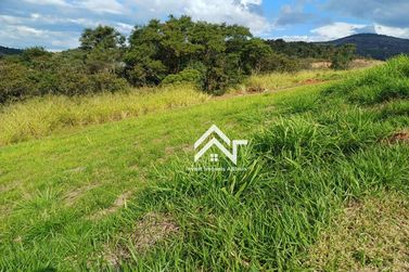 Terreno &agrave; venda - 300m&sup2; - Condom&iacute;nio Portal Lamis