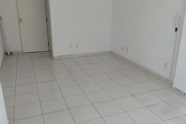 Sal&atilde;o Comercial para alugar - 27m&sup2; - Centro