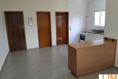 Casa &agrave; venda - 130m&sup2; - Jardim Solares