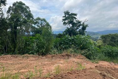 Terreno &agrave; venda - 3000m&sup2; - JUNDIAZINHO