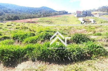 Terreno &agrave; venda - 300m&sup2; - Condom&iacute;nio Portal Lamis