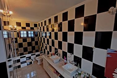 Casa &agrave; venda - 330m&sup2; - Jardim do Lago