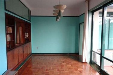 Casa &agrave; venda - 272m&sup2; - Centro