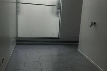 Sal&atilde;o Comercial para alugar - 110m&sup2; - Vila Thais