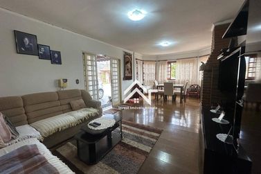 Casa &agrave; venda - 225m&sup2; - Jardim dos Pinheiros