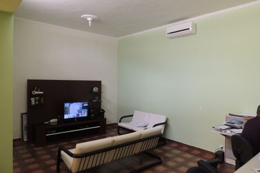 Casa &agrave; venda - 300m&sup2; - Jardim Vila Galv&atilde;o
