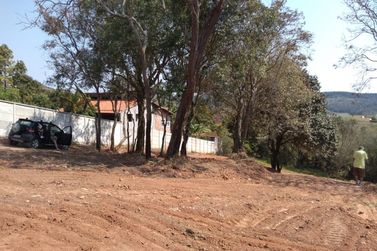 Terreno &agrave; venda - 1000m&sup2; - Vit&oacute;ria R&eacute;gia