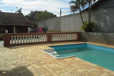 Ch&aacute;cara &agrave; venda - 150m&sup2; - Jardim Maracan&atilde;