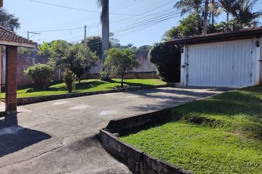 Casa &agrave; venda - CH&Aacute;CARAS BRASIL