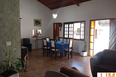 Ch&aacute;cara &agrave; venda - 473m&sup2; - Jardim Estancia Brasil