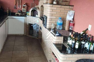 Casa &agrave; venda - 429m&sup2; - Vale das Flores