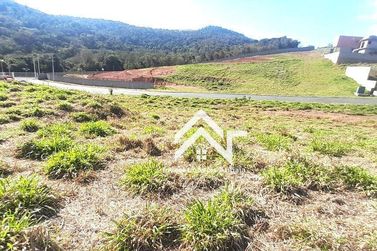 Terreno &agrave; venda - 300m&sup2; - Condom&iacute;nio Portal Lamis