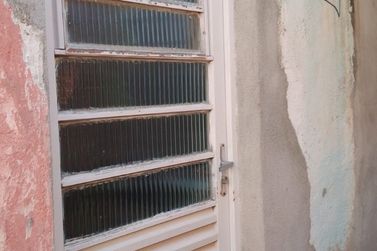 Casa &agrave; venda - CENTRO