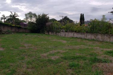 Terreno &agrave; venda - 385m&sup2; - Vila Petr&oacute;polis