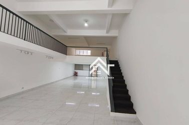 Sal&atilde;o Comercial para alugar - 224m&sup2; - Centro